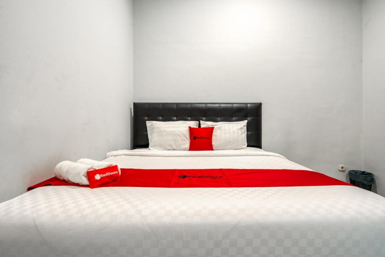 Hotel Reddoorz Near Surabaya Zoo Exteriér fotografie